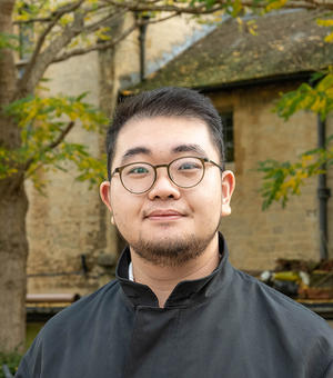 Portrait photo of Yihan Zhang