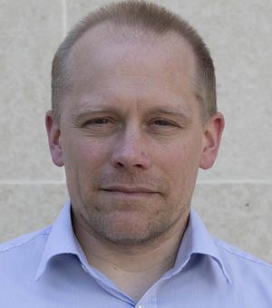 Portrait photo of David Hauton